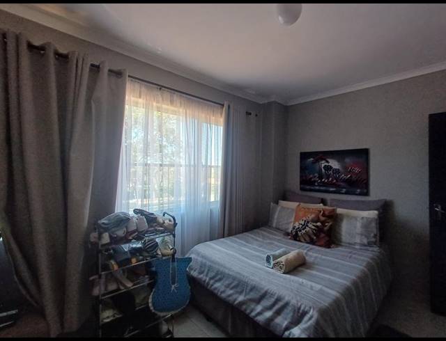 2 BEDROOM PROPERTY TO RENT IN GREENWOOD PARK